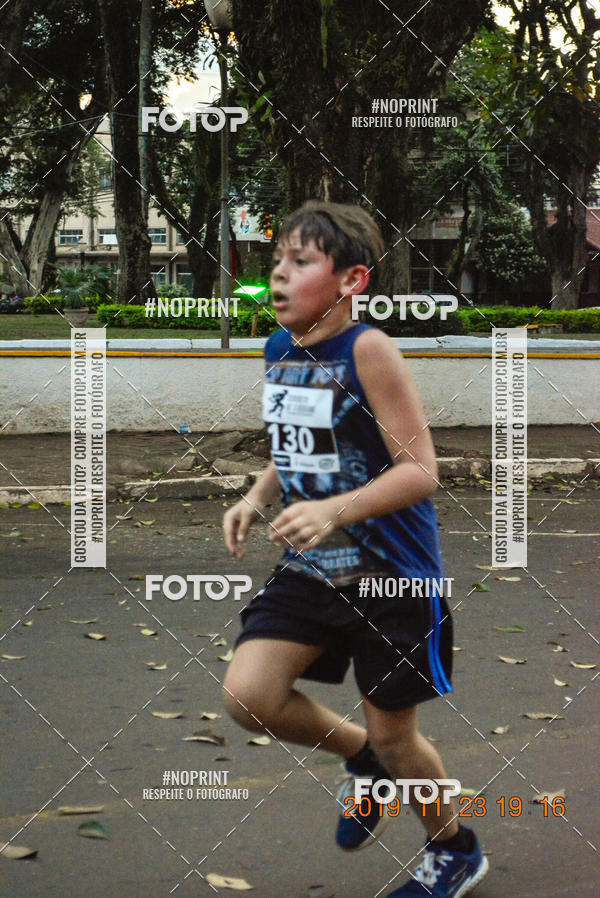 Compre as suas fotos do eventoCircuito de corrida fecam integrado night run no Fotop