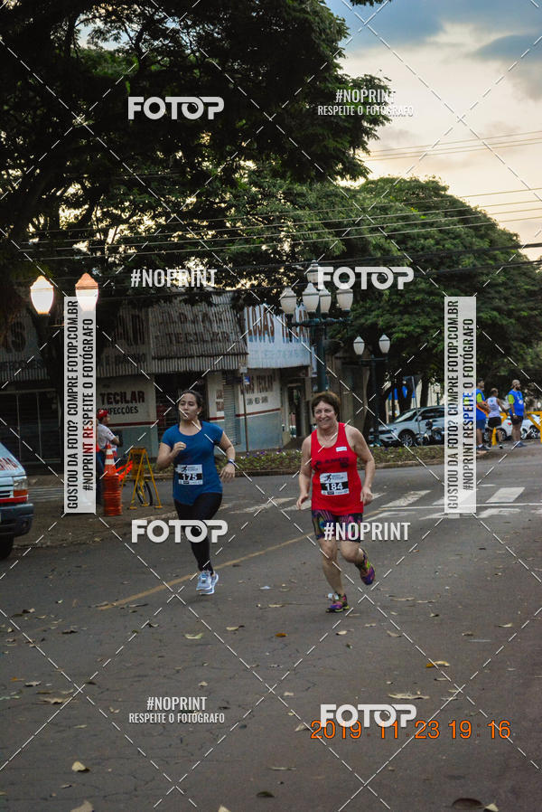 Compre as suas fotos do eventoCircuito de corrida fecam integrado night run no Fotop