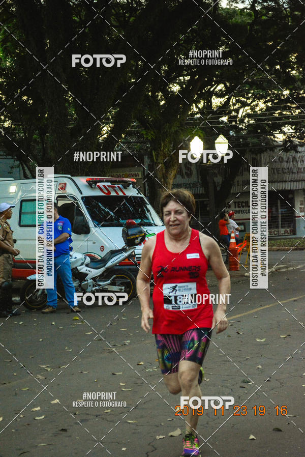 Compre as suas fotos do eventoCircuito de corrida fecam integrado night run no Fotop