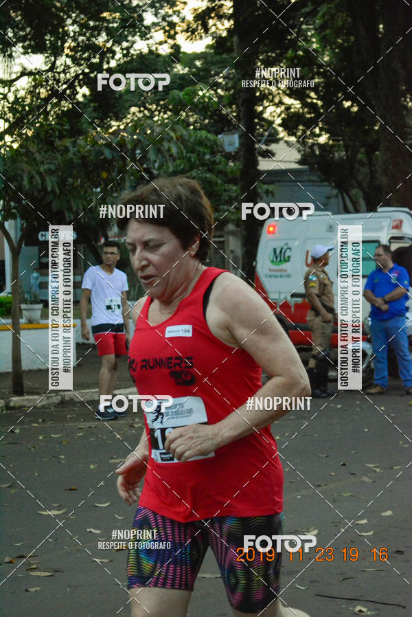 Compre as suas fotos do eventoCircuito de corrida fecam integrado night run no Fotop