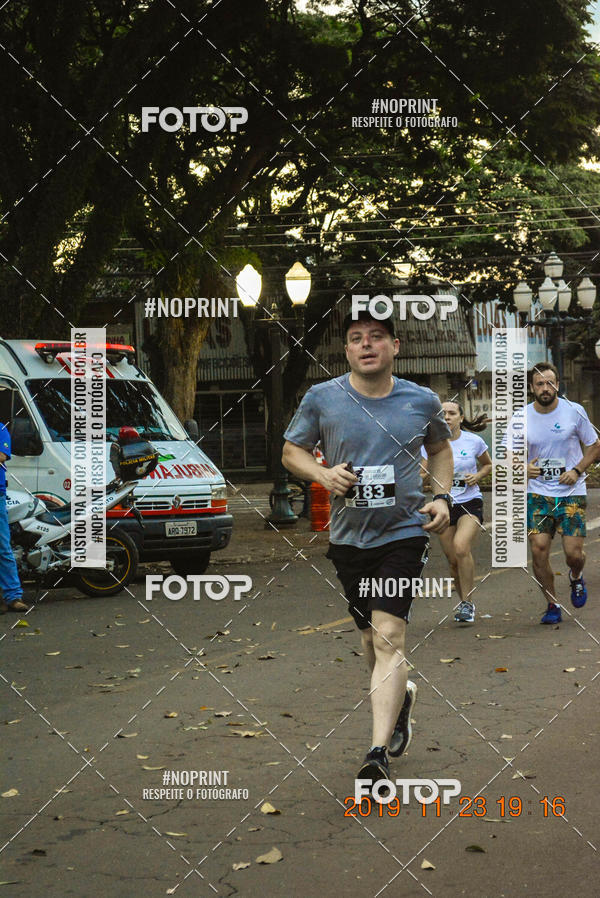 Compre as suas fotos do eventoCircuito de corrida fecam integrado night run no Fotop