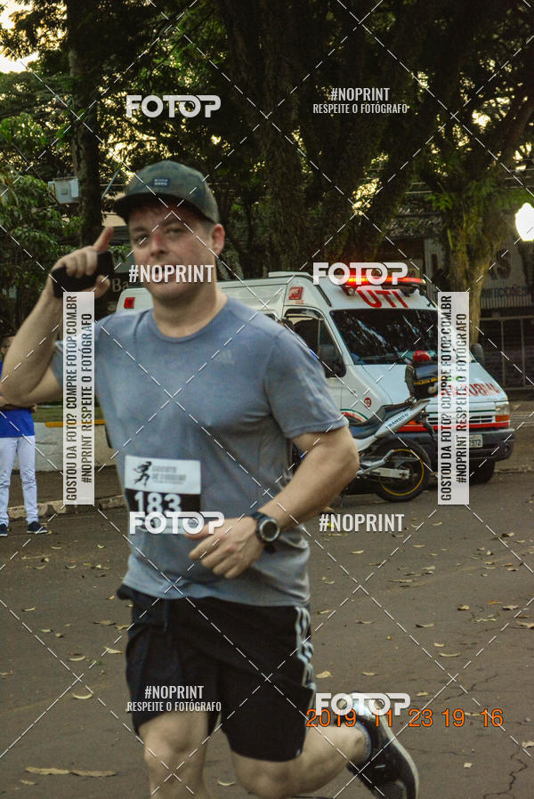 Compre as suas fotos do eventoCircuito de corrida fecam integrado night run no Fotop