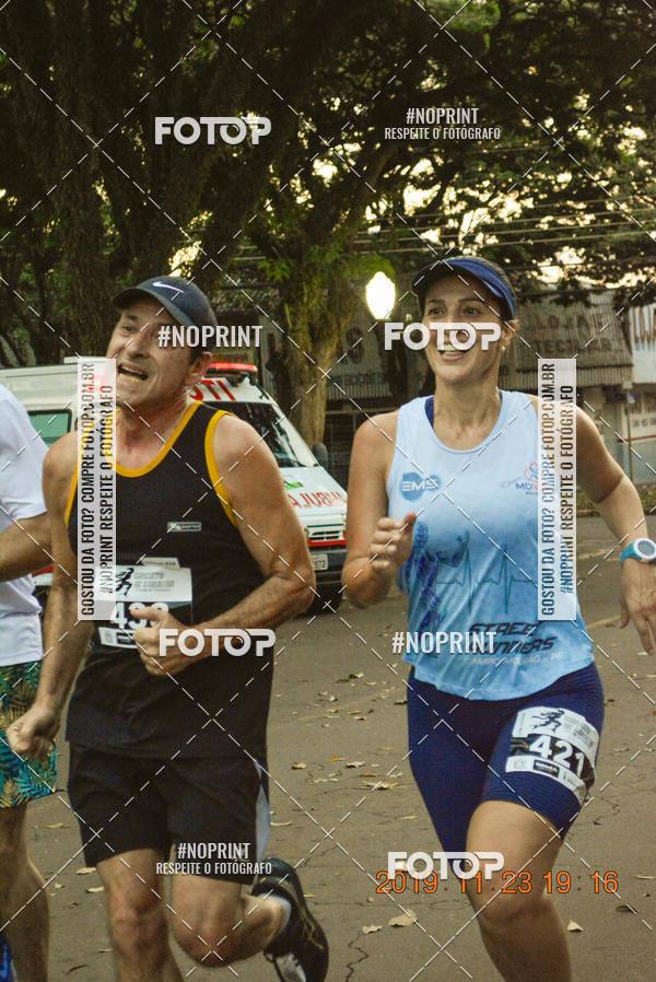 Compre as suas fotos do eventoCircuito de corrida fecam integrado night run no Fotop