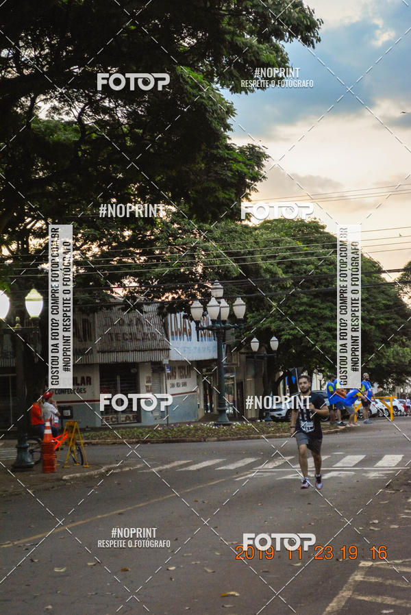 Compre as suas fotos do eventoCircuito de corrida fecam integrado night run no Fotop