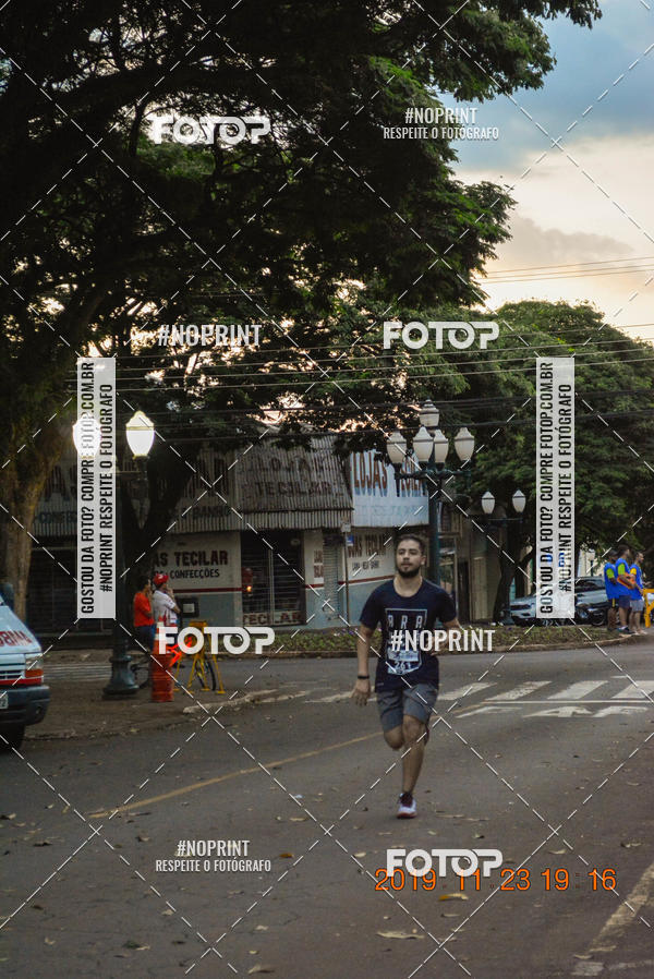 Compre as suas fotos do eventoCircuito de corrida fecam integrado night run no Fotop