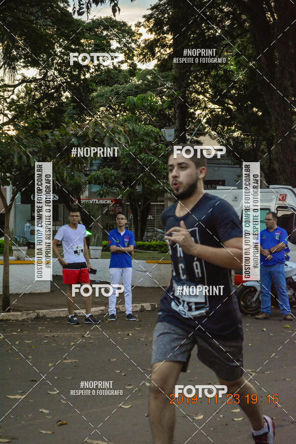 Compre as suas fotos do eventoCircuito de corrida fecam integrado night run no Fotop