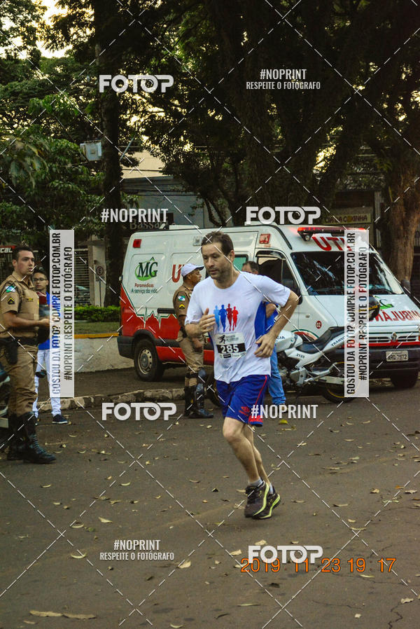 Compre as suas fotos do eventoCircuito de corrida fecam integrado night run no Fotop