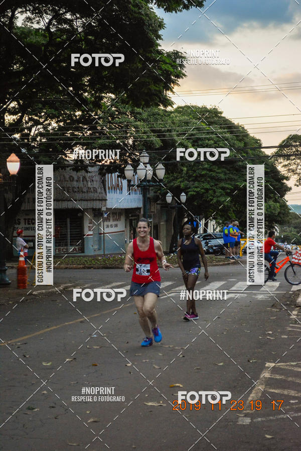Compre as suas fotos do eventoCircuito de corrida fecam integrado night run no Fotop