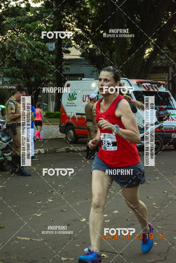 Compre as suas fotos do eventoCircuito de corrida fecam integrado night run no Fotop