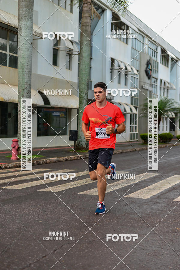 Compre as suas fotos do eventoCircuito de corrida fecam integrado night run no Fotop