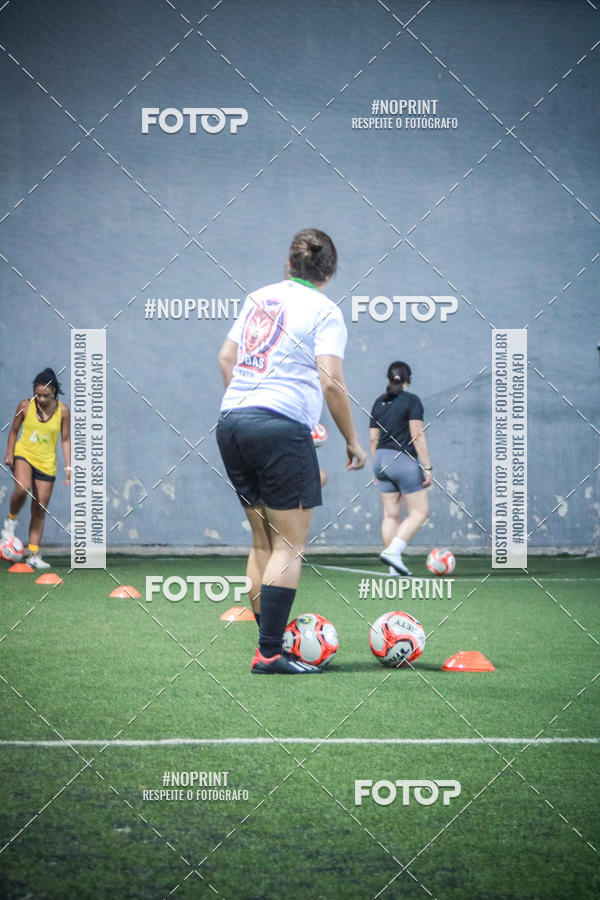 Compre as suas fotos do eventoLan�amento Escola de Futebol Lobas Academy no Fotop