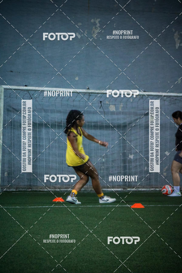 Compre as suas fotos do eventoLan�amento Escola de Futebol Lobas Academy no Fotop