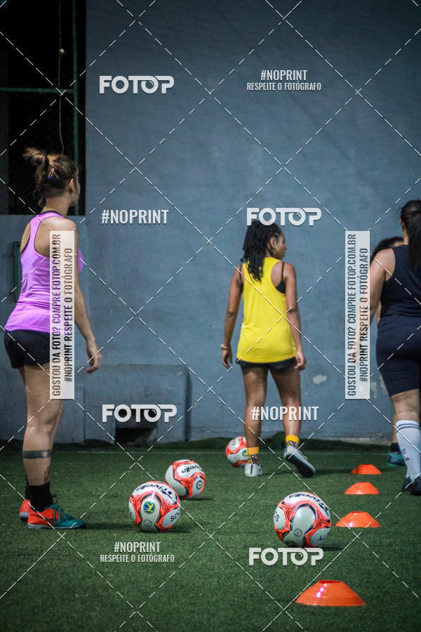 Compre as suas fotos do eventoLan�amento Escola de Futebol Lobas Academy no Fotop