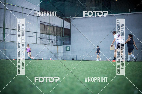 Compre as suas fotos do eventoLan�amento Escola de Futebol Lobas Academy no Fotop