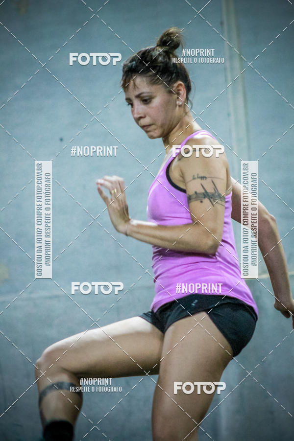 Compre suas fotos do eventoLan�amento Escola de Futebol Lobas Academy no Fotop