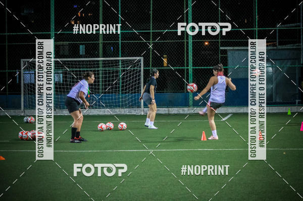 Compre suas fotos do eventoLan�amento Escola de Futebol Lobas Academy no Fotop