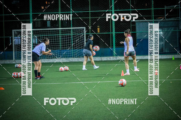 Compre as suas fotos do eventoLan�amento Escola de Futebol Lobas Academy no Fotop