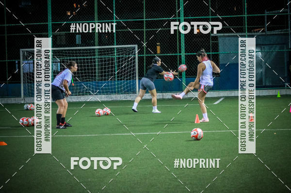 Compre as suas fotos do eventoLan�amento Escola de Futebol Lobas Academy no Fotop