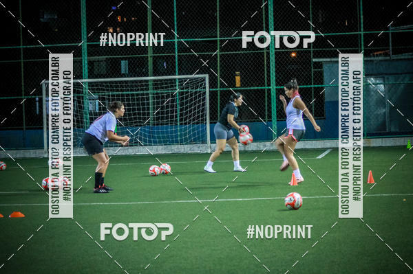 Compre as suas fotos do eventoLan�amento Escola de Futebol Lobas Academy no Fotop