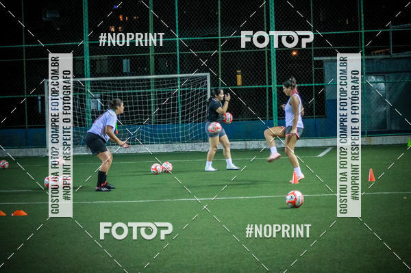 Compre as suas fotos do eventoLan�amento Escola de Futebol Lobas Academy no Fotop