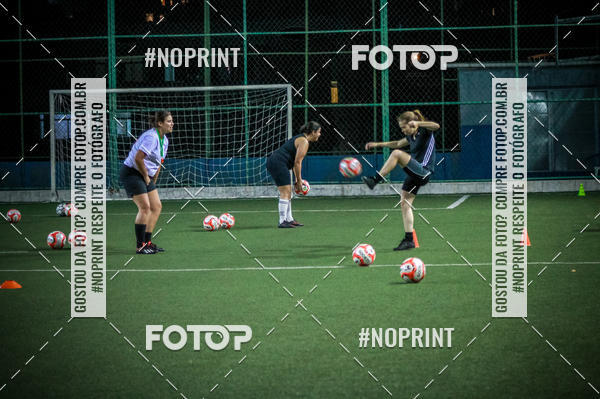 Compre as suas fotos do eventoLan�amento Escola de Futebol Lobas Academy no Fotop