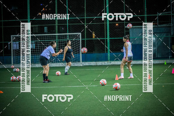 Compre as suas fotos do eventoLan�amento Escola de Futebol Lobas Academy no Fotop