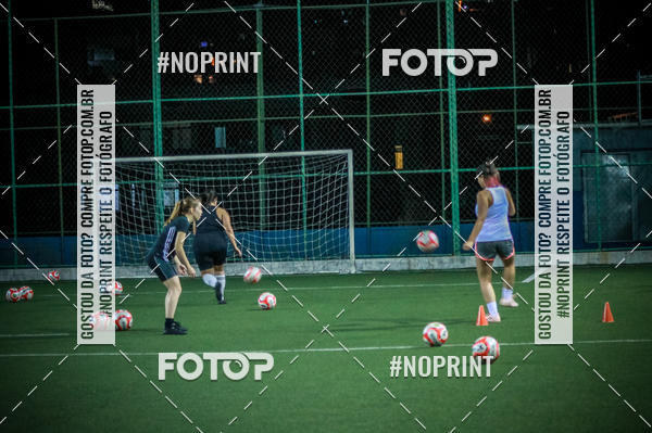 Compre as suas fotos do eventoLan�amento Escola de Futebol Lobas Academy no Fotop