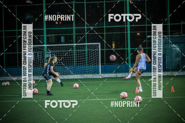 Compre as suas fotos do eventoLan�amento Escola de Futebol Lobas Academy no Fotop