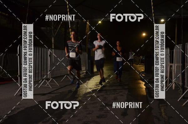 Buy your photos of the eventELITE NIGTH RUNNERS on Fotop