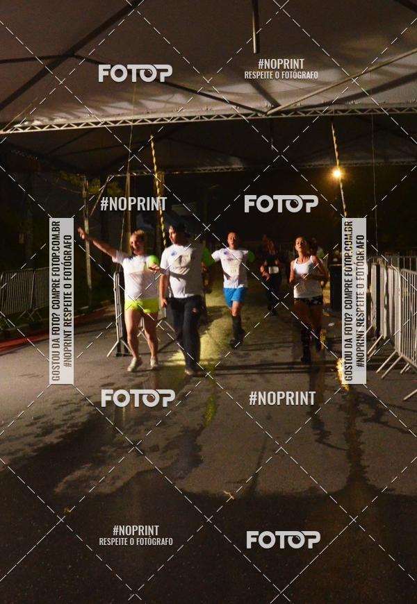 Buy your photos of the eventELITE NIGTH RUNNERS on Fotop