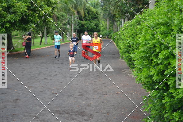 Buy your photos of the eventCorrida de Natal do Clube de Regatas on Fotop