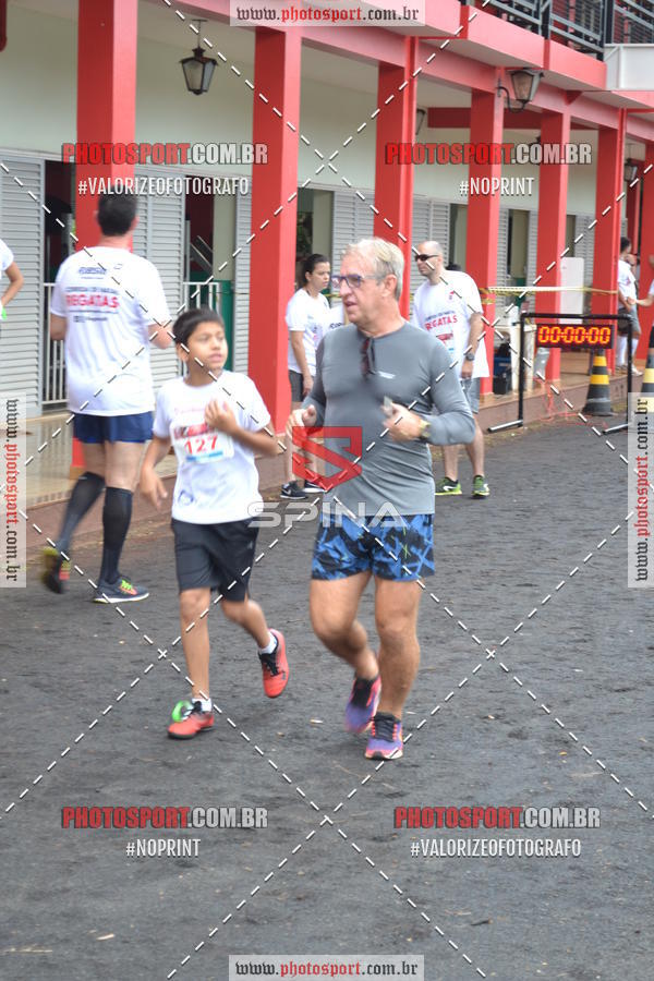 Buy your photos of the eventCorrida de Natal do Clube de Regatas on Fotop