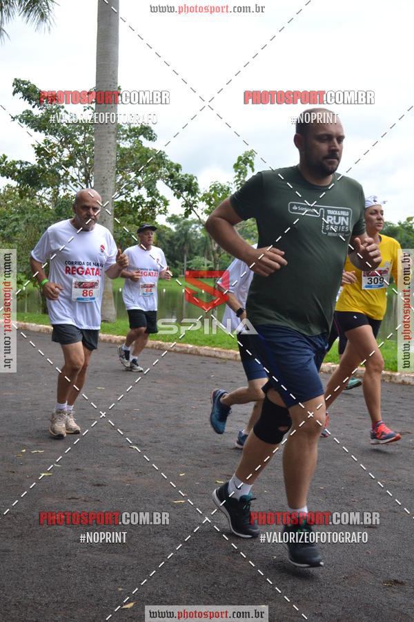 Buy your photos of the eventCorrida de Natal do Clube de Regatas on Fotop