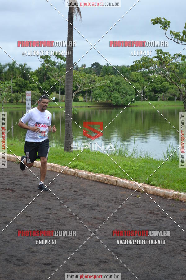 Buy your photos of the eventCorrida de Natal do Clube de Regatas on Fotop