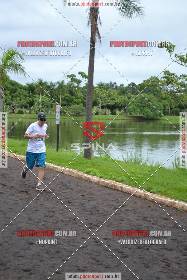 Buy your photos of the eventCorrida de Natal do Clube de Regatas on Fotop
