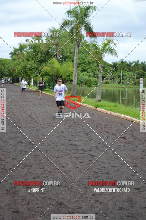 Buy your photos of the eventCorrida de Natal do Clube de Regatas on Fotop