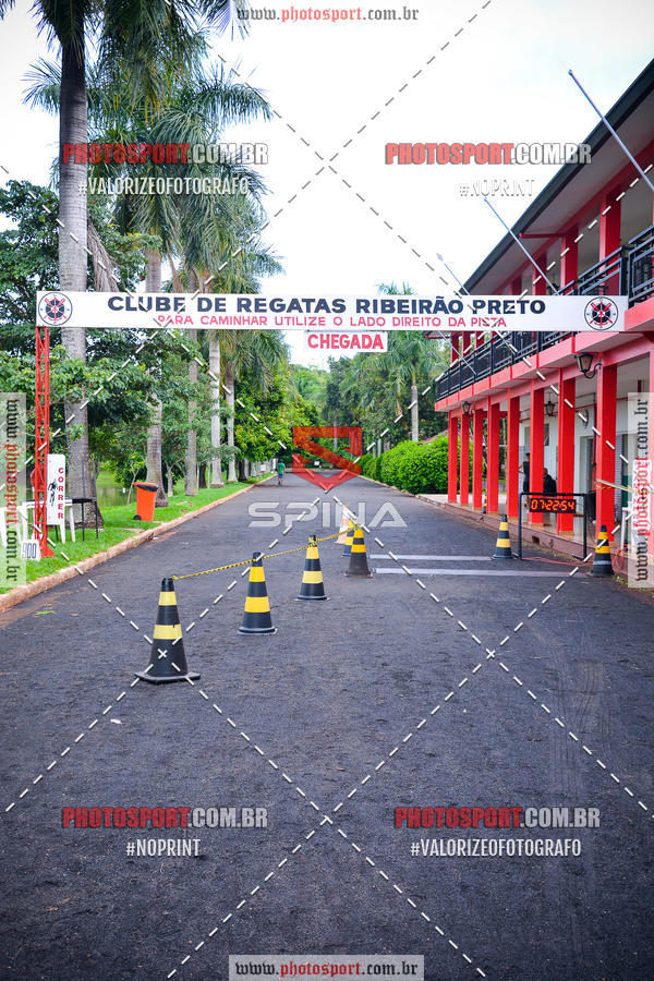 Buy your photos of the eventCorrida de Natal do Clube de Regatas on Fotop
