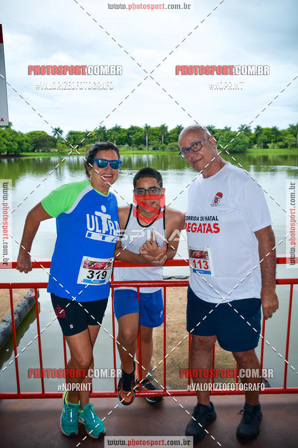 Buy your photos of the eventCorrida de Natal do Clube de Regatas on Fotop
