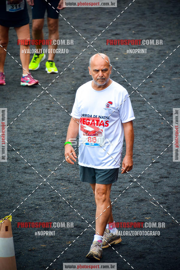 Buy your photos of the eventCorrida de Natal do Clube de Regatas on Fotop