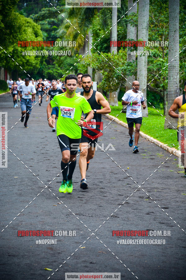 Buy your photos of the eventCorrida de Natal do Clube de Regatas on Fotop