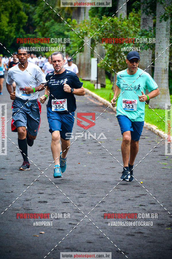 Buy your photos of the eventCorrida de Natal do Clube de Regatas on Fotop