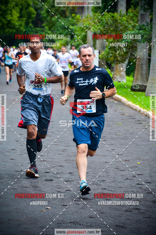 Buy your photos of the eventCorrida de Natal do Clube de Regatas on Fotop