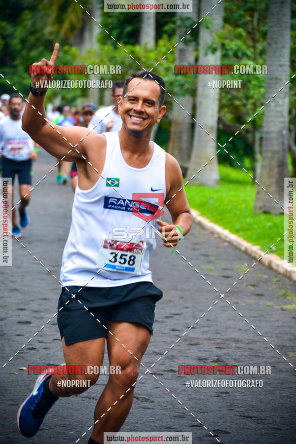 Buy your photos of the eventCorrida de Natal do Clube de Regatas on Fotop