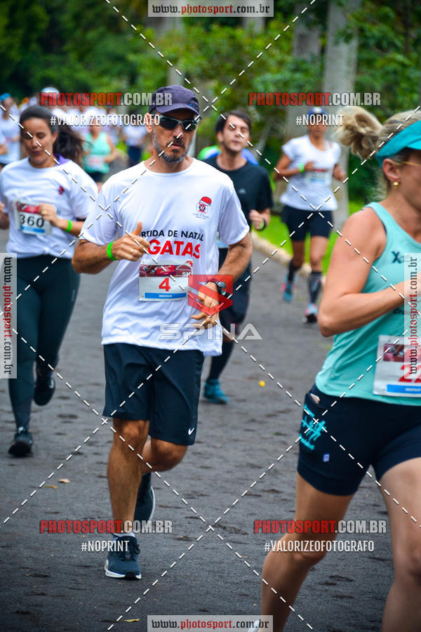Buy your photos of the eventCorrida de Natal do Clube de Regatas on Fotop