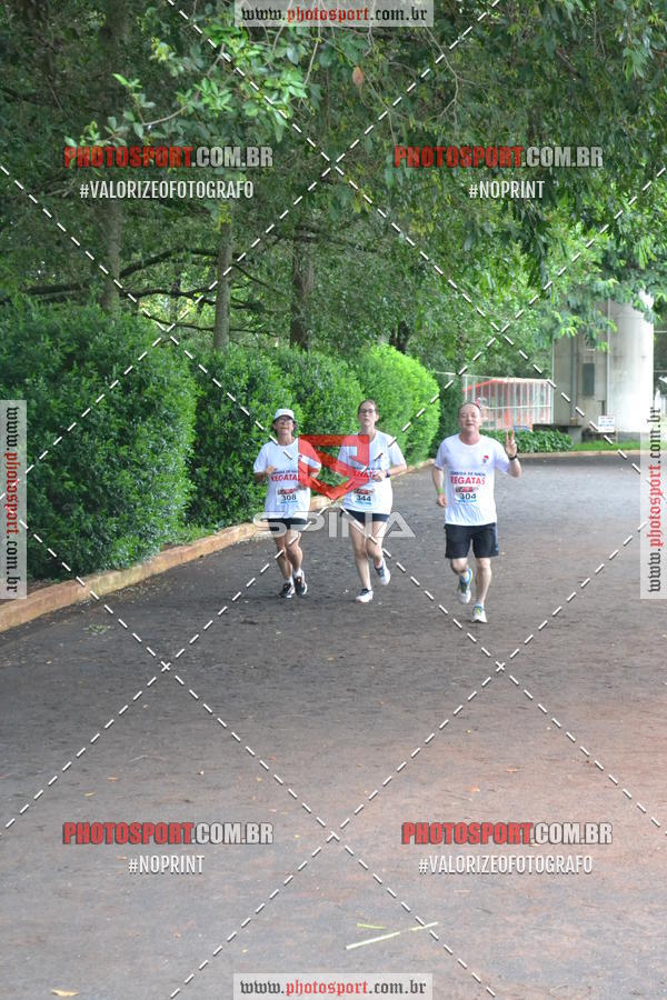 Buy your photos of the eventCorrida de Natal do Clube de Regatas on Fotop