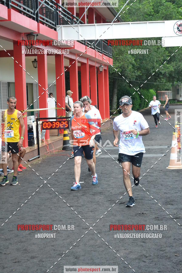 Buy your photos of the eventCorrida de Natal do Clube de Regatas on Fotop