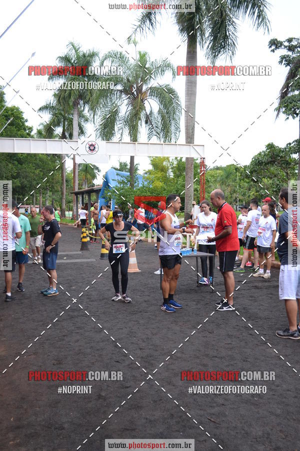 Buy your photos of the eventCorrida de Natal do Clube de Regatas on Fotop