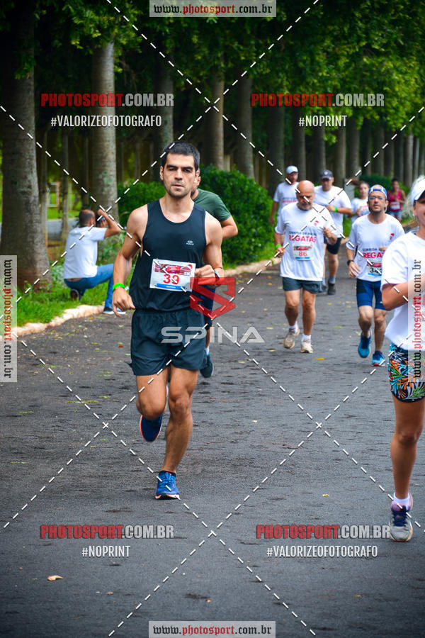 Buy your photos of the eventCorrida de Natal do Clube de Regatas on Fotop