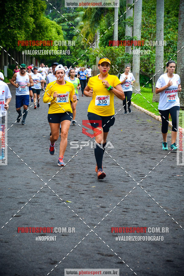 Buy your photos of the eventCorrida de Natal do Clube de Regatas on Fotop