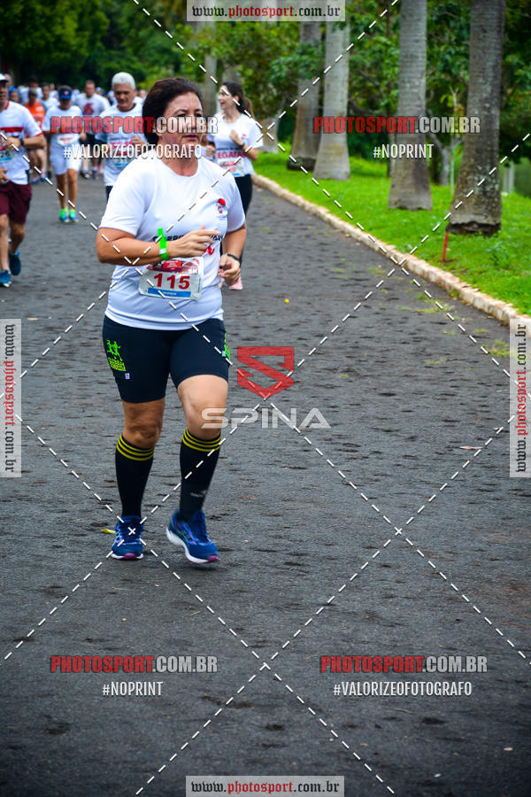 Buy your photos of the eventCorrida de Natal do Clube de Regatas on Fotop
